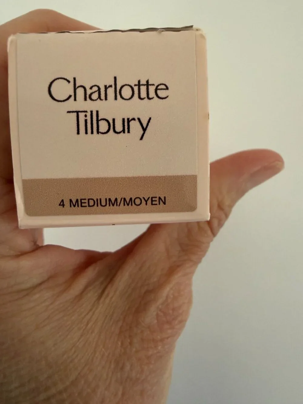 Charlotte Tilbury Hollywood Flawless Filter 4 Medium